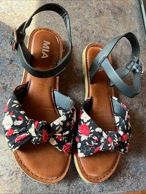 MIA Black Floral Knot Sandals with Red and Cream Accents